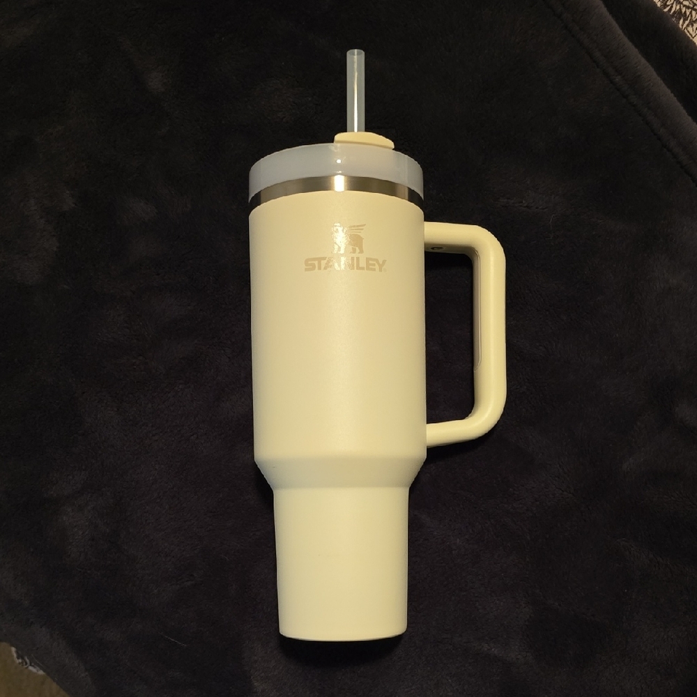Stanley Beige Tumbler with Handle